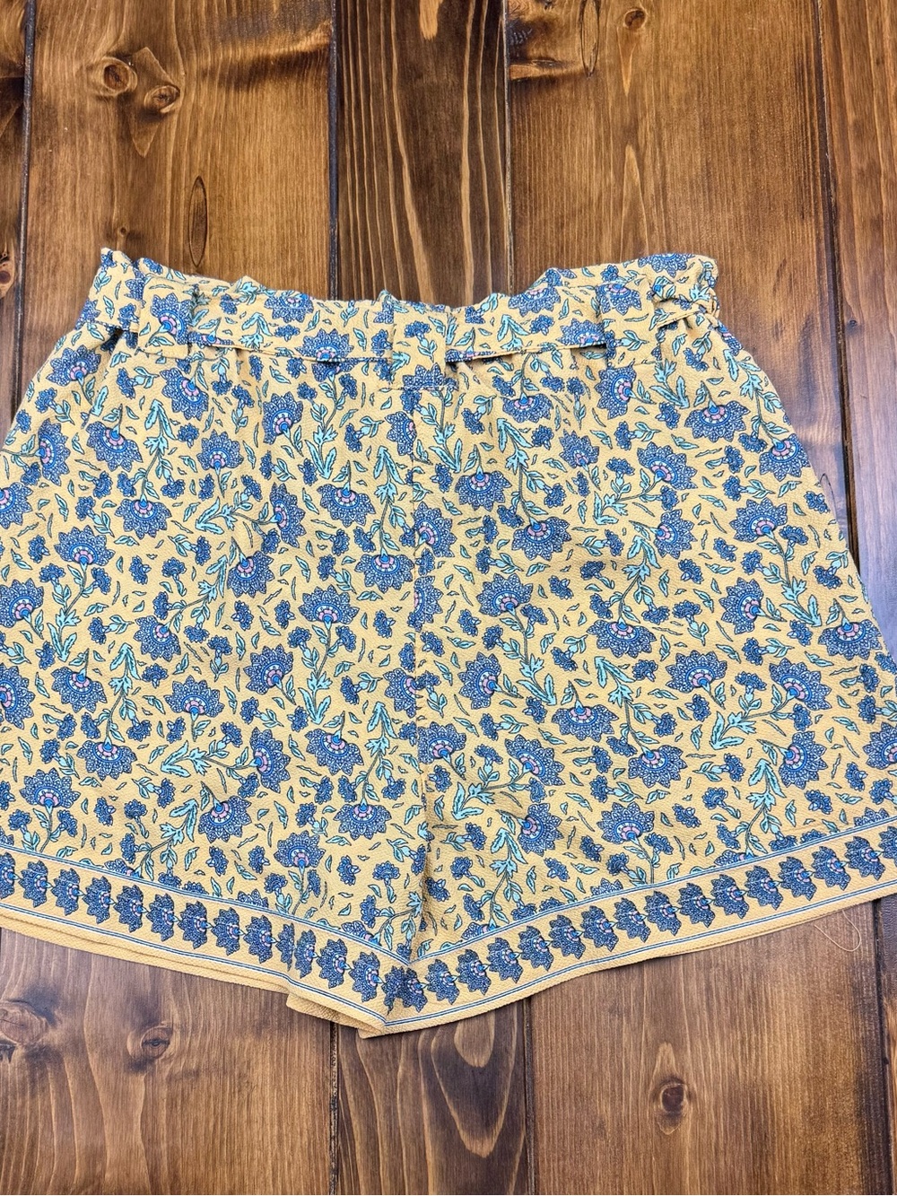 Max Studio Yellow Crepe Floral Tie-Waist High-Rise Shorts - Picture 8 of 8